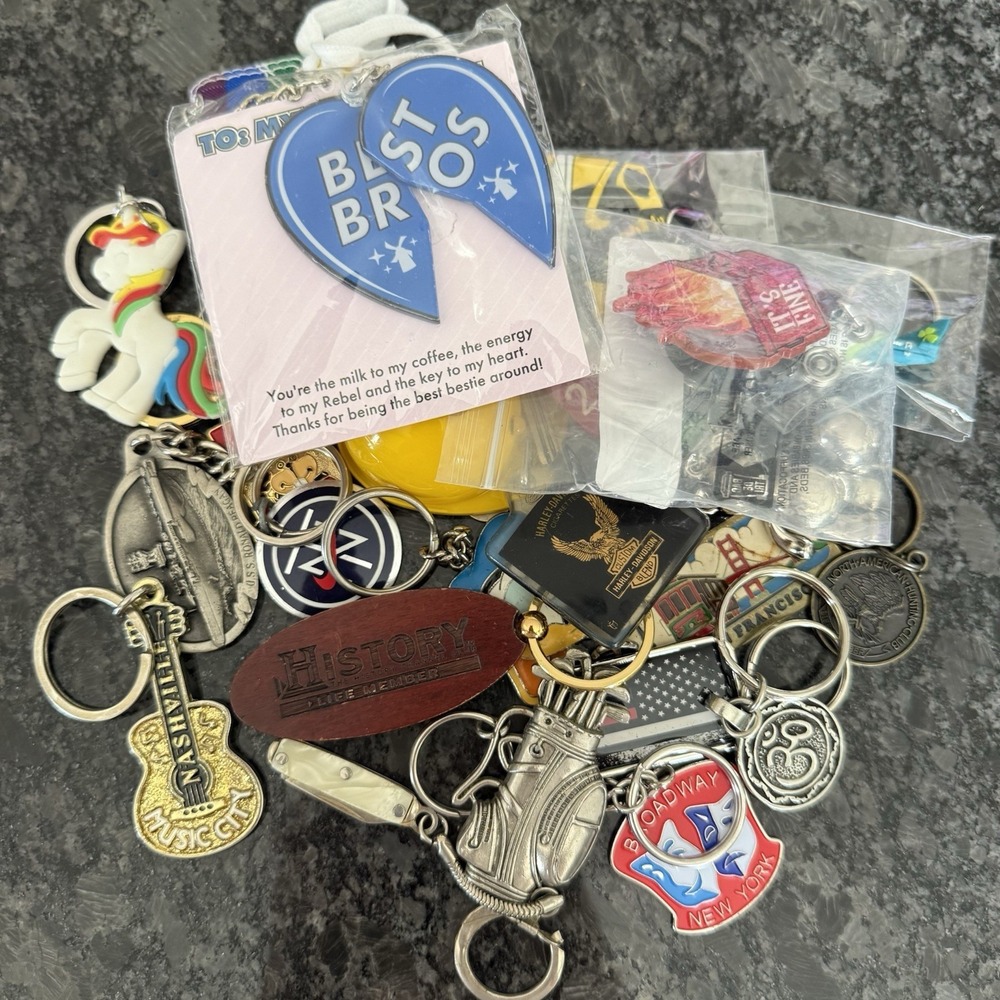 Lot Of 30 Vintage+New Key Chains Keys Various Themes And Collectibles